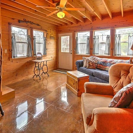 Ark Bunkhouse Fredericksburg Hideaway With Hot Tub Villa ภายนอก รูปภาพ