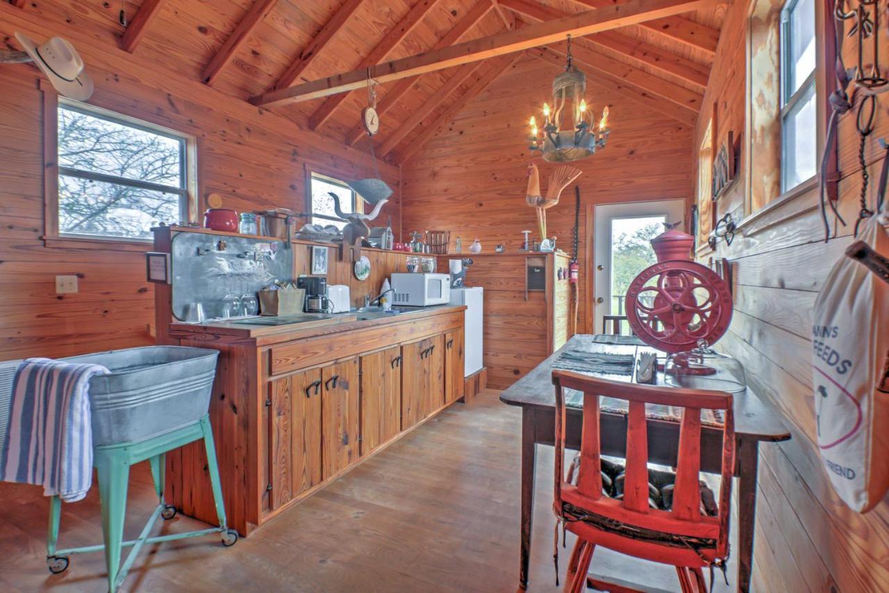 Ark Bunkhouse Fredericksburg Hideaway With Hot Tub Villa ภายนอก รูปภาพ