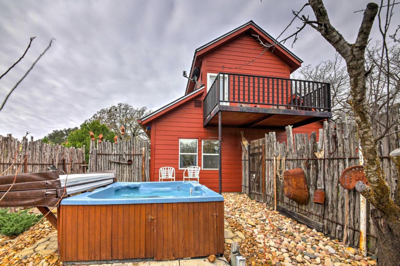Ark Bunkhouse Fredericksburg Hideaway With Hot Tub Villa ภายนอก รูปภาพ