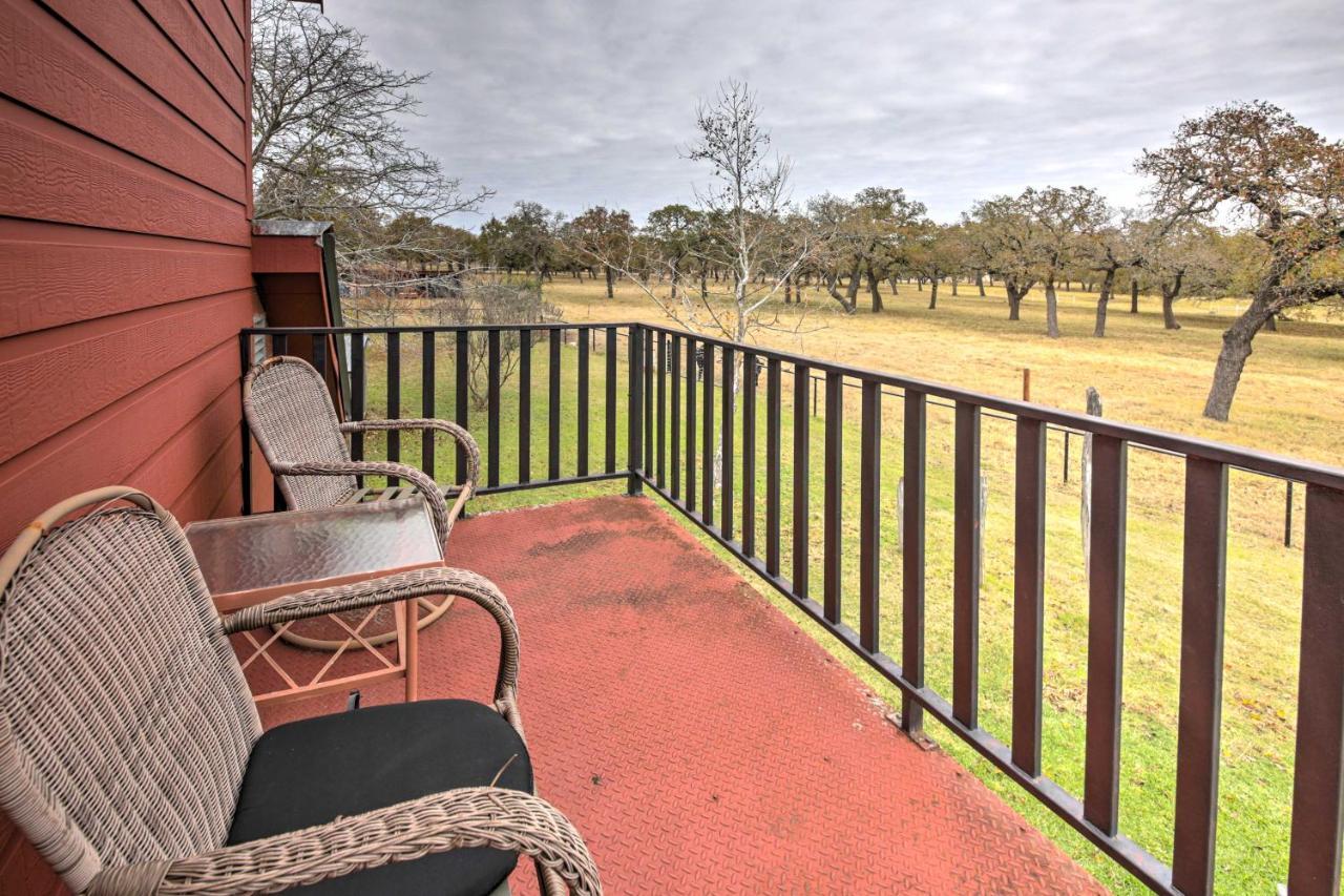 Ark Bunkhouse Fredericksburg Hideaway With Hot Tub Villa ภายนอก รูปภาพ
