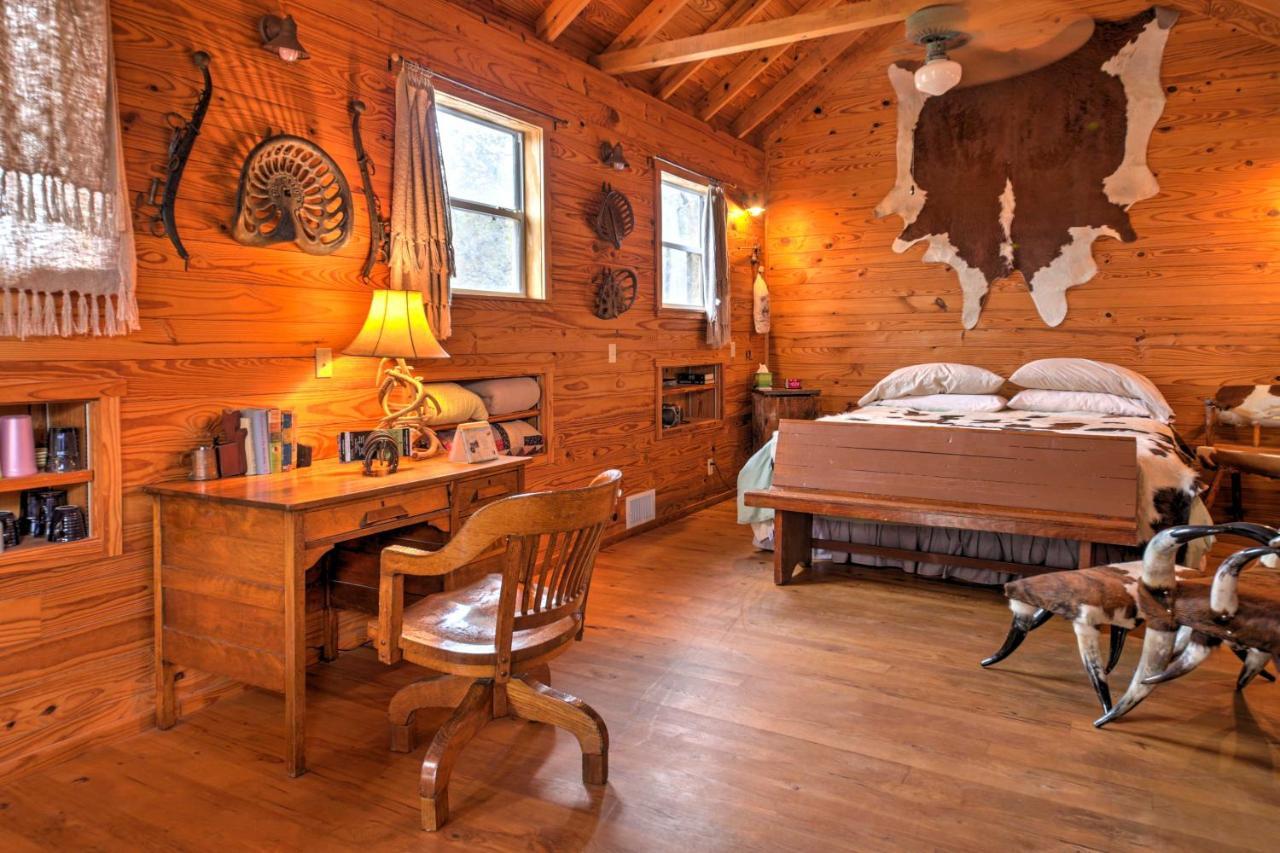 Ark Bunkhouse Fredericksburg Hideaway With Hot Tub Villa ภายนอก รูปภาพ